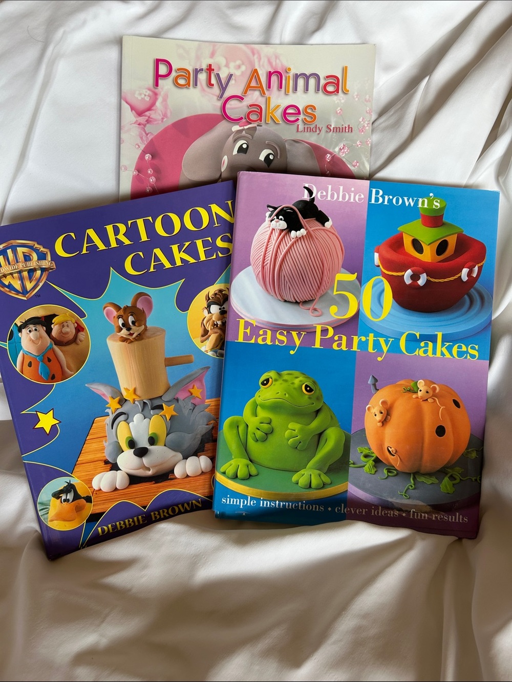 3 childrens cake decorating books